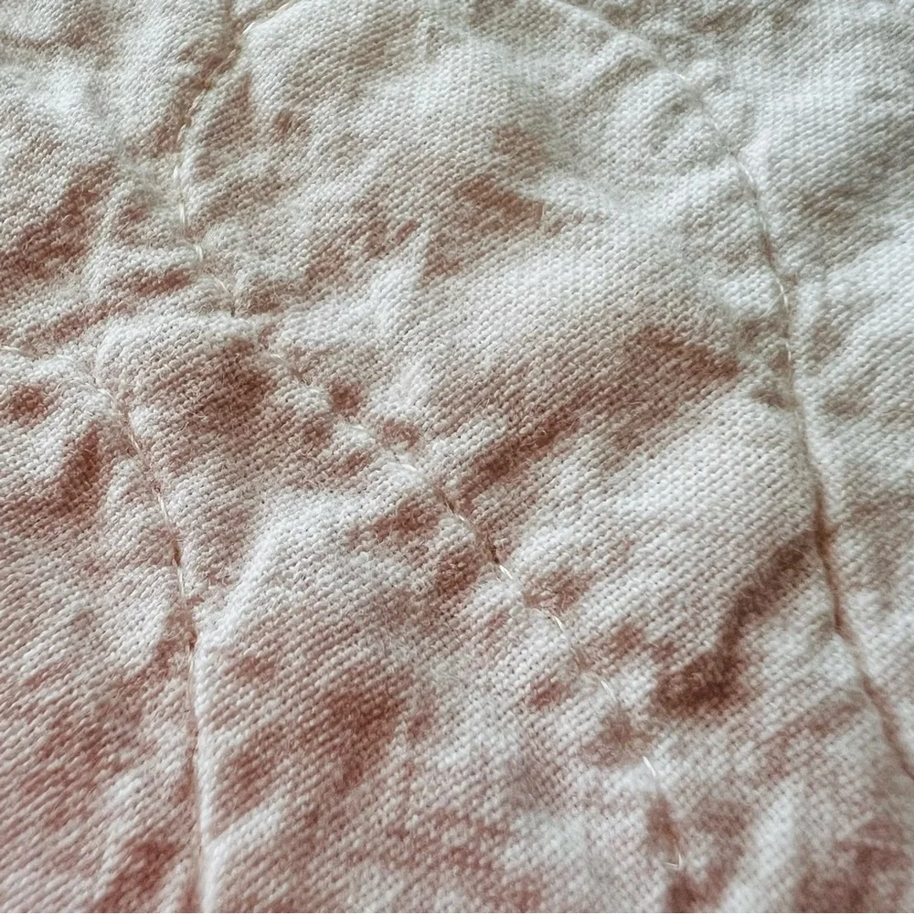 Vintage 1980s Handmade Quilt – 66” x 81” – Peach & Cream Geometric Design